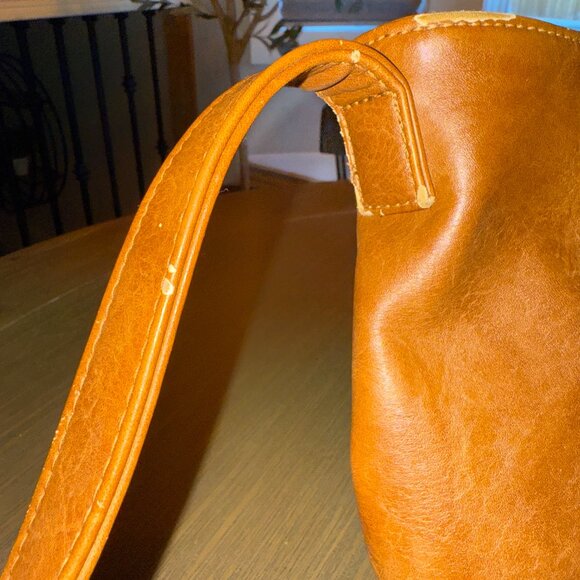 S-Q Vegan Leather Bag - Picture 4 of 6